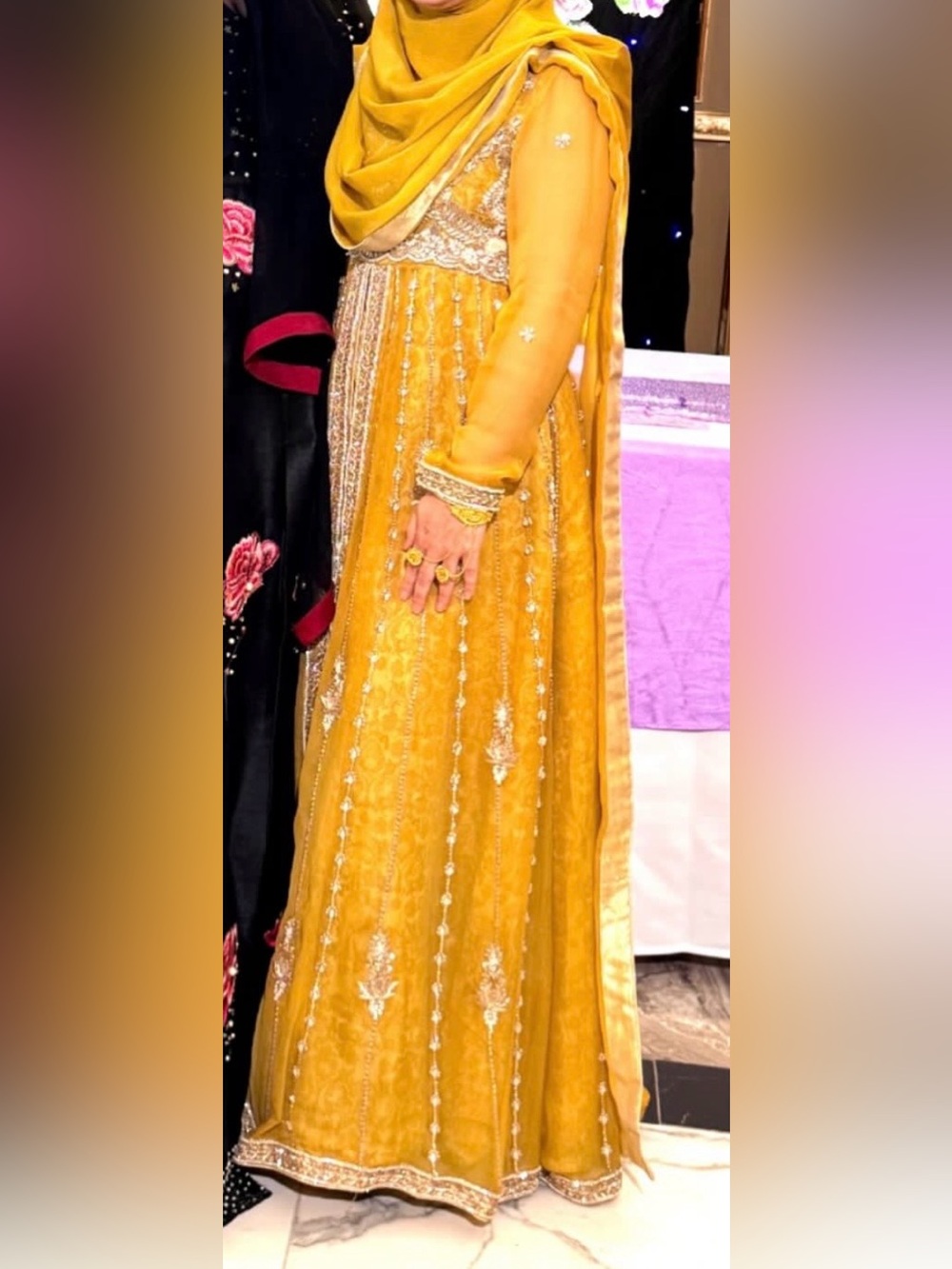 Inspired pictures Gold Vista Embellished Women’s Gown